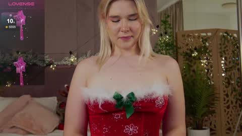 Mia online show from December 2024 11:25:02 AM