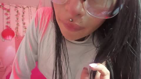 Snapshot of soffi_roberts chatting on January 2025 01:02:02 PM sofiia online show from January 2025 01:02:02 PM