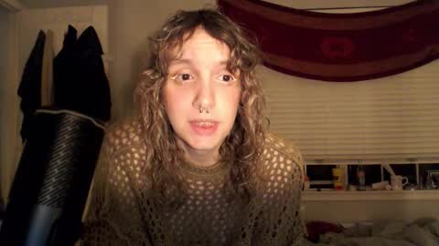 Snapshot of soffpurr chatting on November 2025 07:42:01 AM Lilytea online show from November 2025 07:42:01 AM