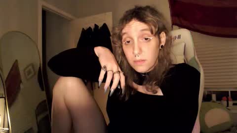 Snapshot of soffpurr chatting on November 2025 07:19:02 AM Lilytea online show from November 2025 07:19:02 AM