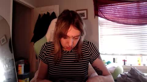 Snapshot of soffpurr chatting on November 2025 09:58:01 PM Lilytea online show from November 2025 09:58:01 PM