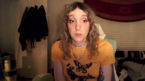 Snapshot of soffpurr chatting on November 2025 05:06:01 AM Lilytea online show from November 2025 05:06:01 AM