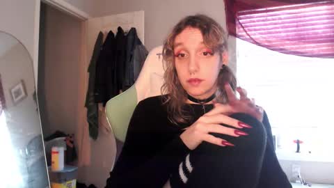 Snapshot of soffpurr chatting on November 2025 09:48:01 PM Lilytea online show from November 2025 09:48:01 PM