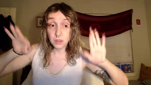 Snapshot of soffpurr chatting on November 2025 11:31:01 PM Lilytea online show from November 2025 11:31:01 PM