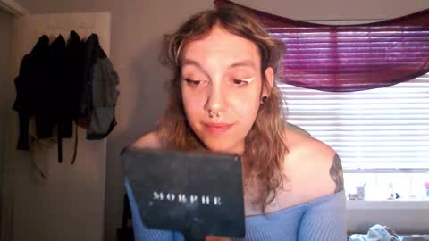 Snapshot of soffpurr chatting on December 2025 09:09:02 PM Lilytea online show from December 2025 09:09:02 PM