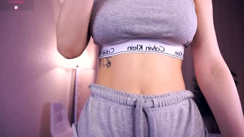 Hi My name is Sofia Welcome to my room Please thumbs up - its important online show from September 2025 06:39:01 AM