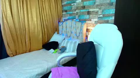 Sofia online show from January 2025 11:54:01 PM