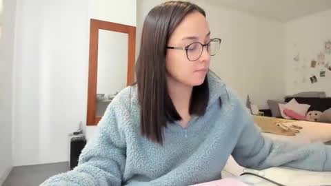 Sofia online show from February 2025 07:44:01 PM