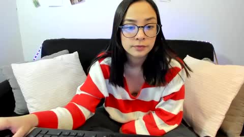 Sofia online show from March 2025 12:53:01 AM
