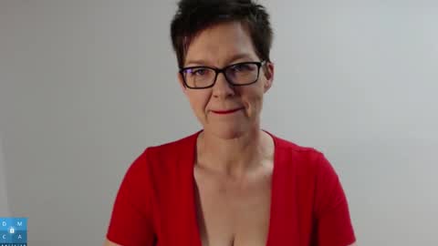 Snapshot of sofie_velvet chatting on November 2025 01:06:02 PM Sofie Velvet online show from November 2025 01:06:02 PM