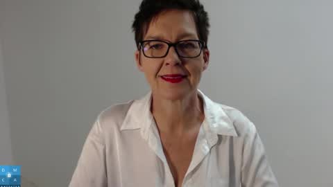 Snapshot of sofie_velvet chatting on November 2025 03:01:01 PM Sofie Velvet online show from November 2025 03:01:01 PM