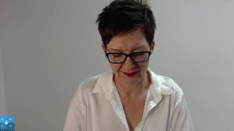 Snapshot of sofie_velvet chatting on December 2025 07:02:02 AM Sofie Velvet online show from December 2025 07:02:02 AM