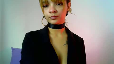 softy19 online show from December 2025 07:53:02 PM