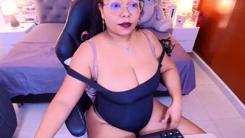 Snapshot of sophia__boobs chatting on November 2025 08:21:02 PM Sofia online show from November 2025 08:21:02 PM