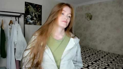 Snapshot of sophia_turn chatting on September 2025 10:26:02 AM Sophia online show from September 2025 10:26:02 AM