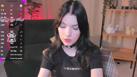 sophie_nomenal_ online show from October 2025 08:49:01 PM