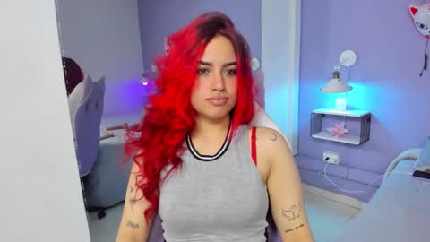 Snapshot of sophie_russell_ chatting on November 2025 03:43:02 PM sophie russell online show from November 2025 03:43:02 PM