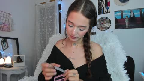 Sophie online show from February 2025 05:52:01 AM