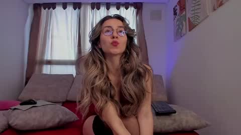 Snapshot of ssara_miranda chatting on February 2025 10:04:01 PM Sara Miranda online show from February 2025 10:04:01 PM
