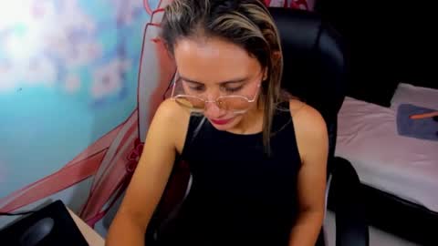 Snapshot of starlettays chatting on September 2025 03:41:02 AM StarletTays online show from September 2025 03:41:02 AM