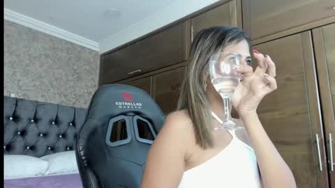 Estella online show from January 2025 11:12:01 PM