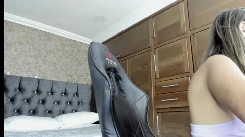 Estella online show from January 2025 10:52:01 PM
