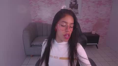 Stephania online show from December 2024 04:19:01 AM