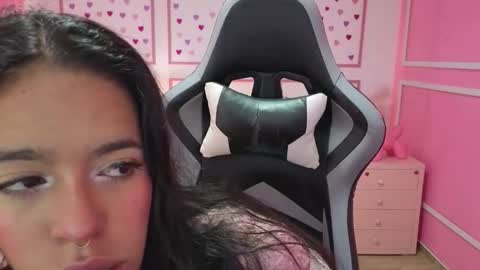 Stephania online show from September 2025 11:33:02 AM