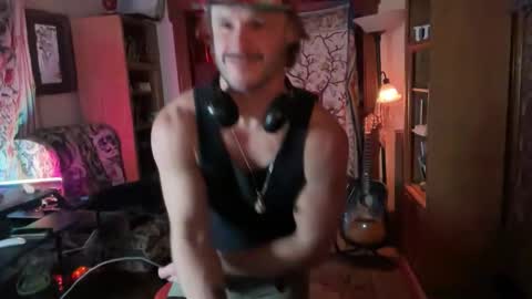 Snapshot of straightishd chatting on December 2025 03:34:02 AM Cowboy Zuhly online show from December 2025 03:34:02 AM