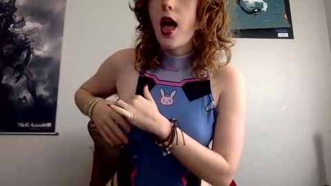 Snapshot of strawb3rrymilkk chatting on October 2025 07:09:02 PM strawb3rrymilkk online show from October 2025 07:09:02 PM