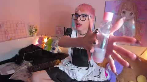 Snapshot of strawberry_kitty_ chatting on November 2025 11:26:02 PM strawberry_kitty_ online show from November 2025 11:26:02 PM