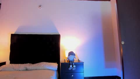strosa_ online show from January 2025 11:17:01 PM