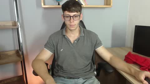 stuart_white online show from September 2025 06:41:02 PM