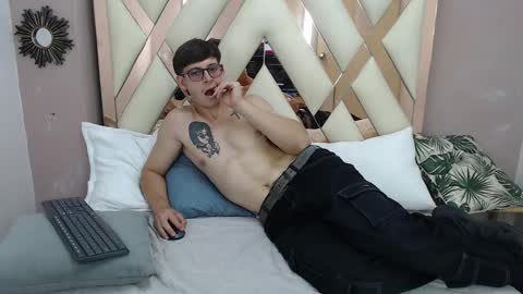 stuart_white online show from September 2025 06:53:01 PM