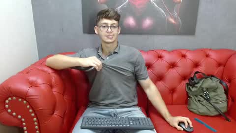 stuart_white online show from September 2025 10:13:02 PM
