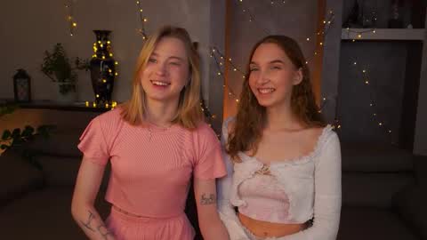 Snapshot of suannedoriean chatting on November 2025 03:40:02 AM Mure online show from November 2025 03:40:02 AM