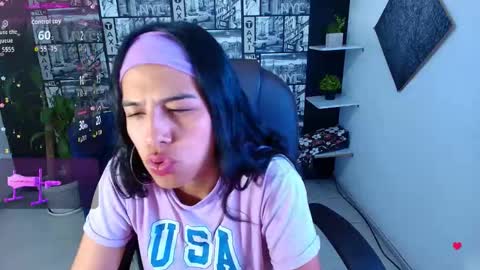 Snapshot of sub_scarlett_ chatting on December 2025 08:40:01 PM sub_scarlett_ online show from December 2025 08:40:01 PM