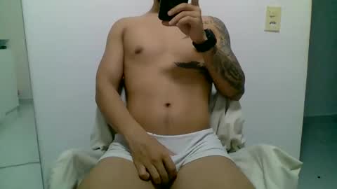 Snapshot of suetsemsay chatting on December 2025 03:04:01 AM suetsemsay online show from December 2025 03:04:01 AM