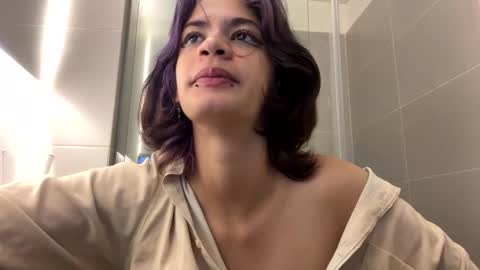 Suku Ren online show from October 2025 06:05:02 PM