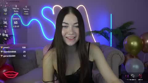 S U N N Y online show from February 2025 06:29:02 PM