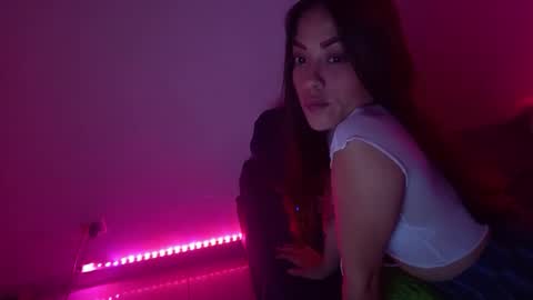 Snapshot of sweet_and_cute23 chatting on November 2025 09:52:02 AM NZ online show from November 2025 09:52:02 AM