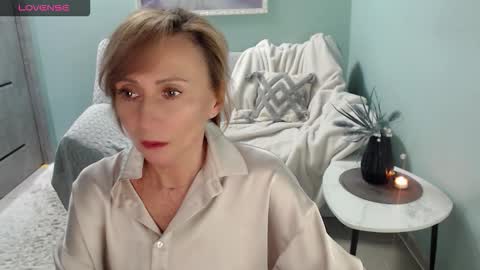 Helen online show from September 2025 05:42:01 AM