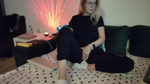 Ania online show from January 2025 10:41:01 PM