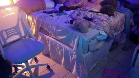 Snapshot of sweetnsexy95 chatting on February 2025 12:47:01 PM WeAim2PZzz online show from February 2025 12:47:01 PM