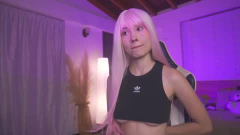 Cat independent model  online show from March 2025 06:32:01 AM