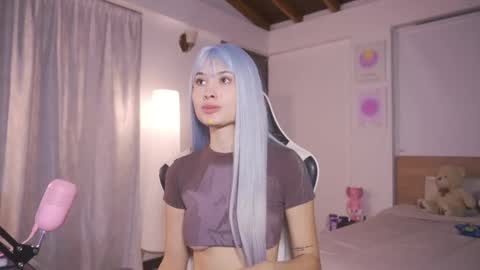 Cat independent model  online show from September 2025 01:05:02 AM