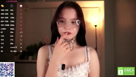 Astrid online show from November 2025 06:06:02 PM