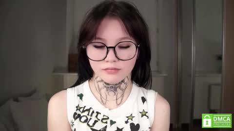 Astrid online show from December 2025 07:52:02 PM