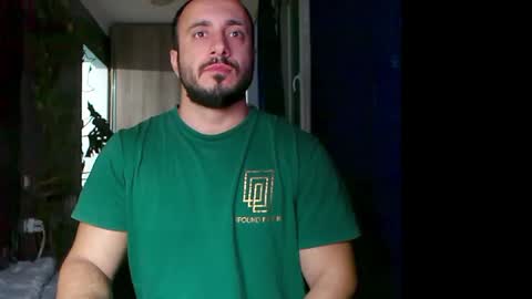 Snapshot of t_huracane chatting on November 2025 05:38:01 PM Huracane online show from November 2025 05:38:01 PM