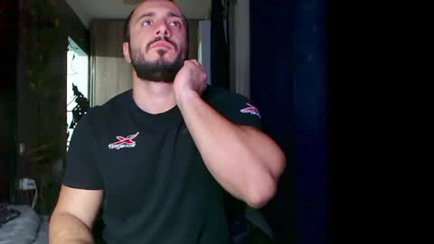 Snapshot of t_huracane chatting on December 2025 06:36:02 PM Huracane online show from December 2025 06:36:02 PM